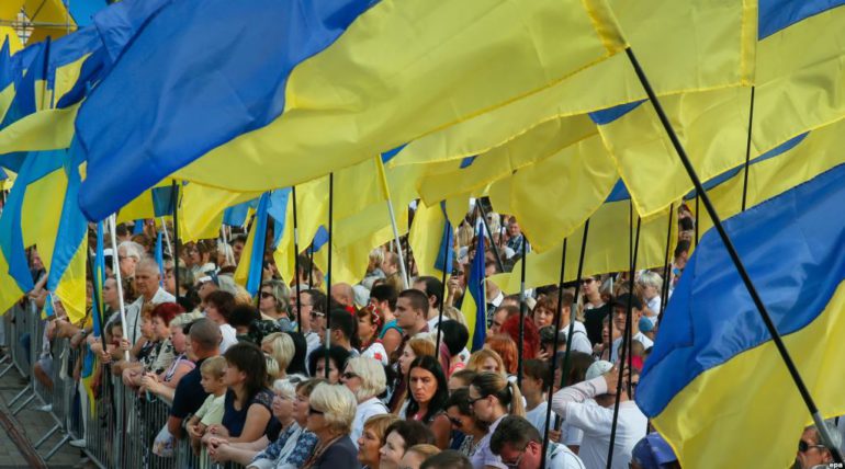 Державна стратегія має сприяти формуванню української ідентичності і цілісності країни